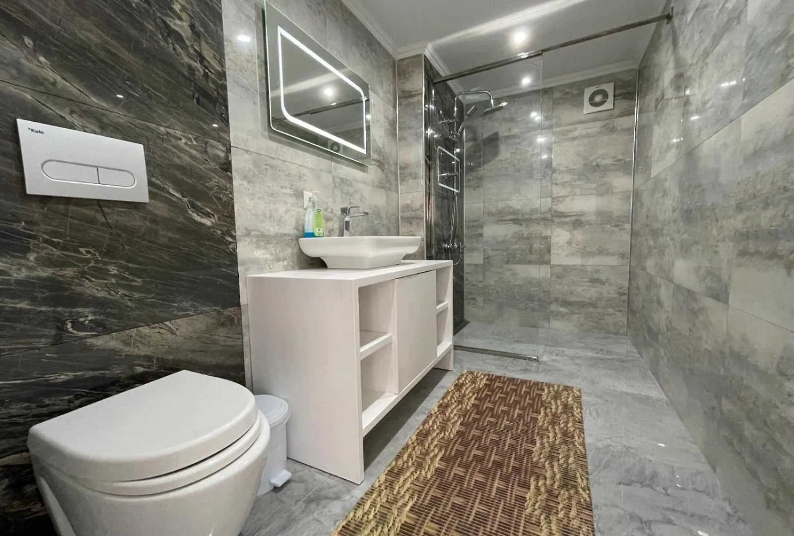 Villa Yalcin Poolfloor Kuşadası 0*,