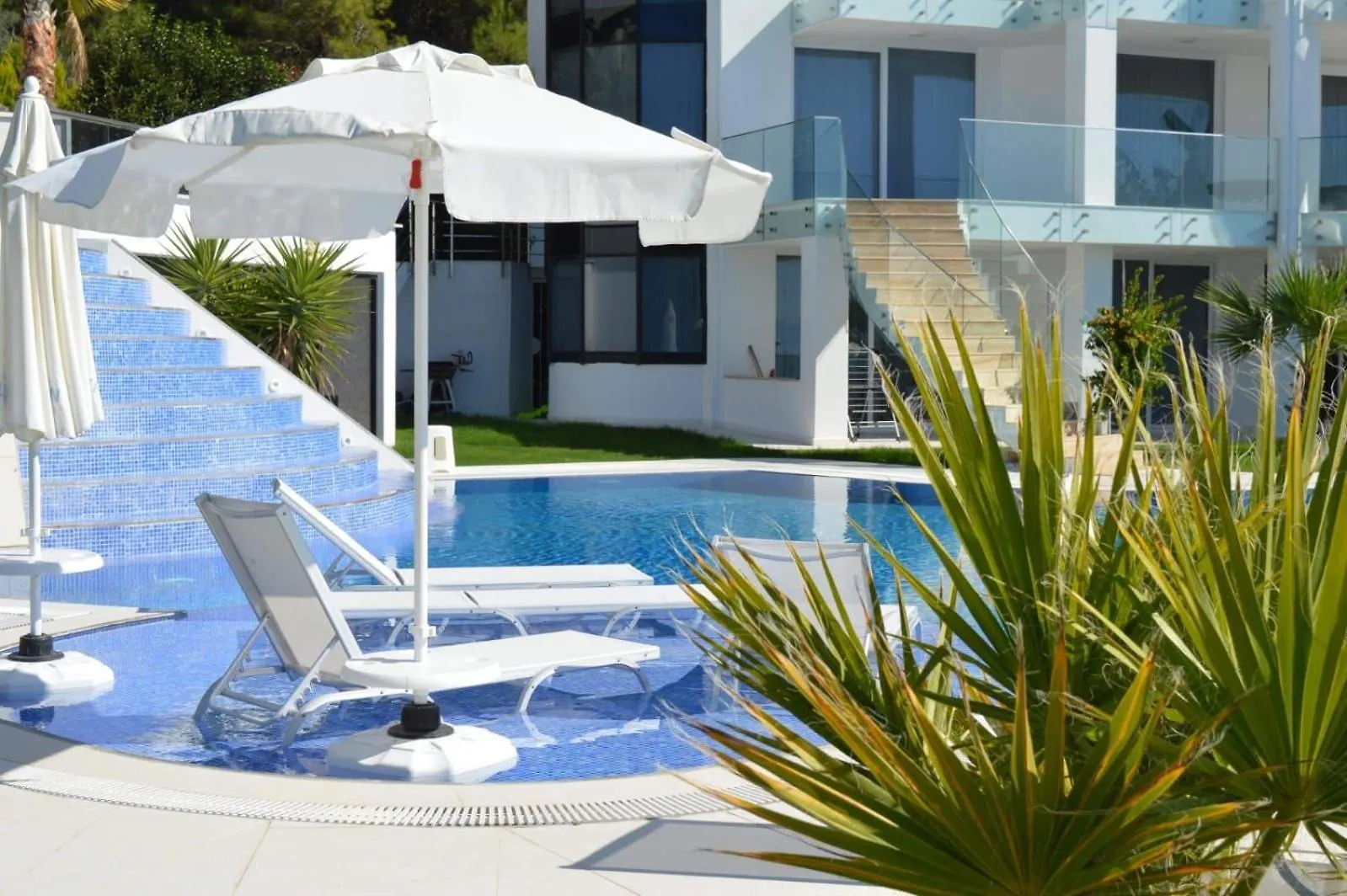 Villa Yalcin Poolfloor location